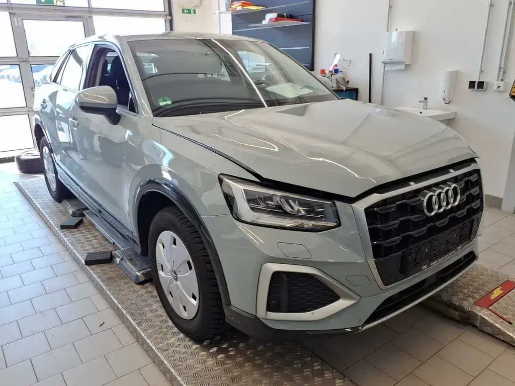 Second-hand Audi Q2 Advanced 150 CP (110 kW) 2021 Gri SUV