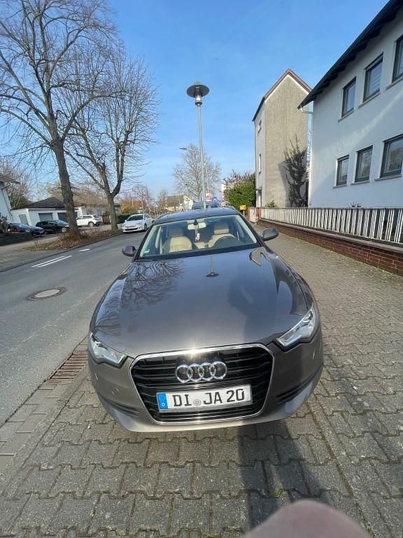 Gebraucht Audi A6 Ambiente 204 PS (150 kW) 2013 Grau Kombi