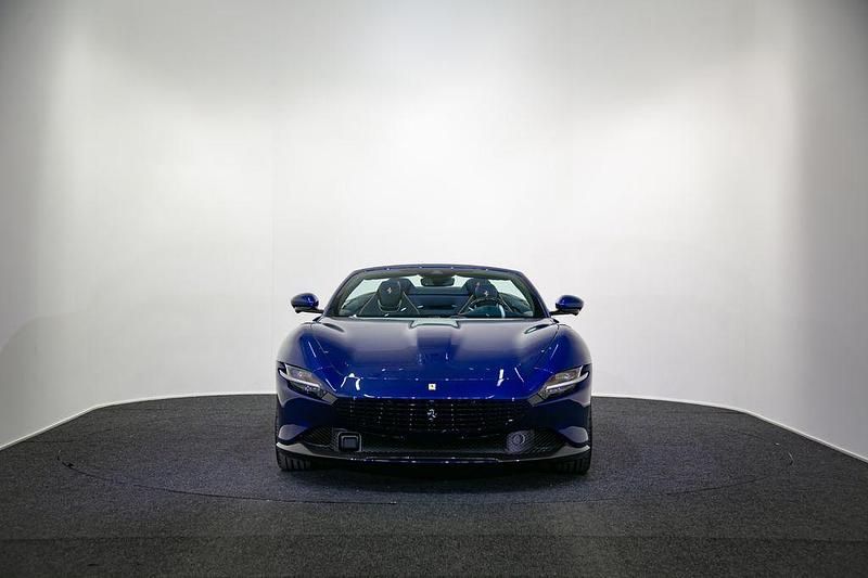 Neu Ferrari Roma 620 PS (456 kW) 2025 Blau Cabrio