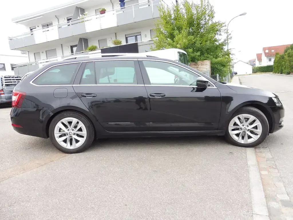 Gebraucht Skoda Octavia Style 150 PS (110 kW) 2017 Schwarz Kombi