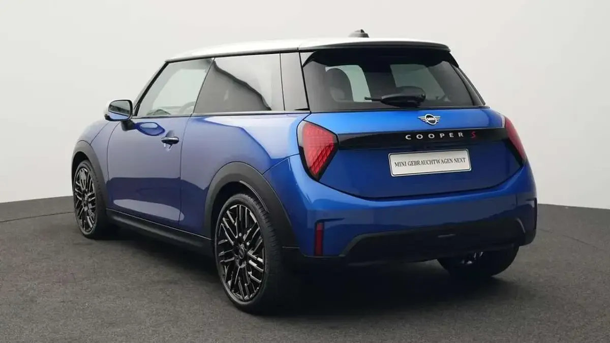 Gebraucht Mini Cooper S Favoured 204 PS (150 kW) 2025 Blau Kleinwagen