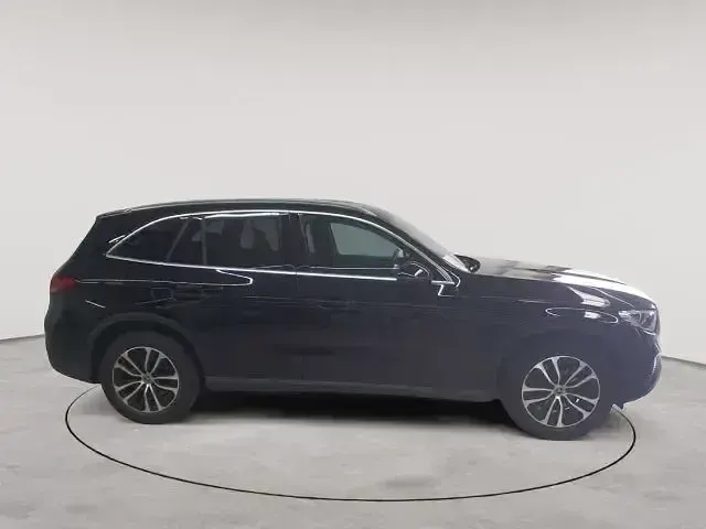 Gebraucht Mercedes GLC220 Advanced 197 PS (144 kW) 2023 Schwarz SUV