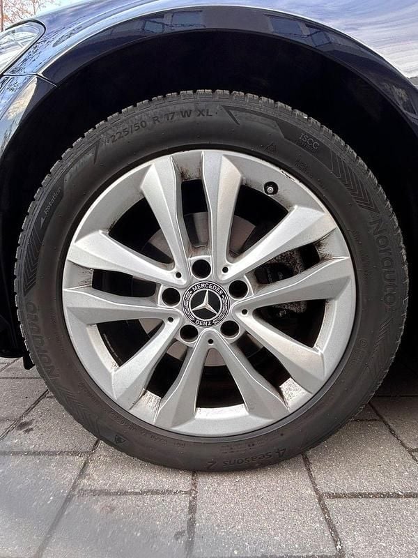 Gebraucht Mercedes C180 156 PS (114 kW) 2019 Blau Coupé