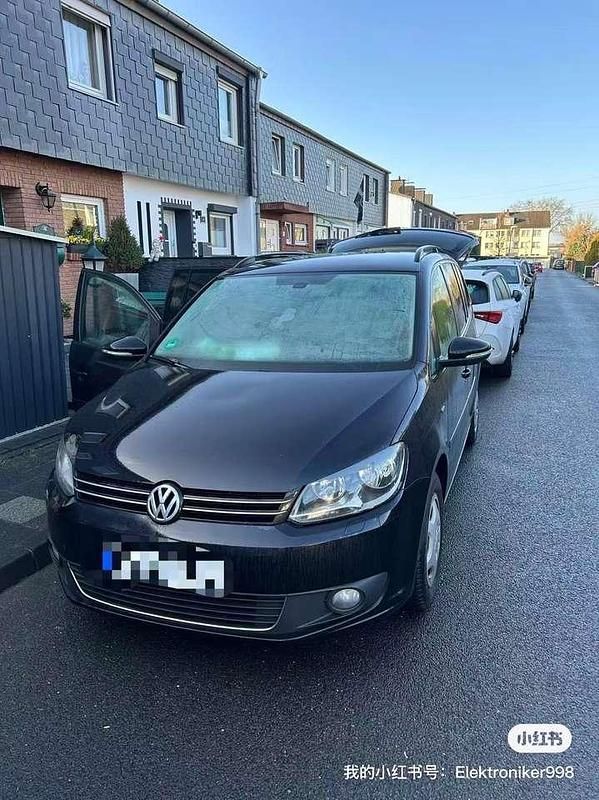 Gebraucht VW Touran Match 105 PS (77 kW) 2012 Schwarz Van / Kleinbus