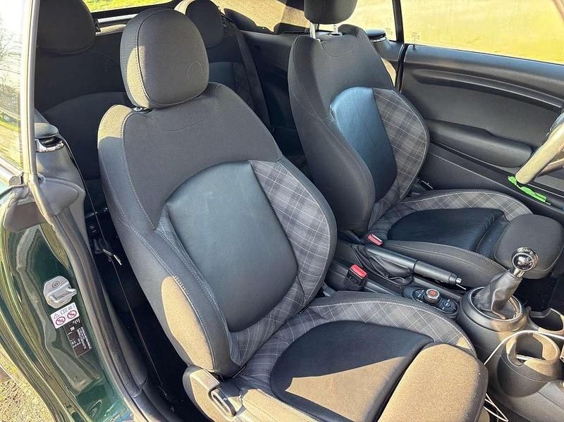 Gebraucht Mini Cooper Cabriolet 136 PS (100 kW) 2018 Grün Cabrio