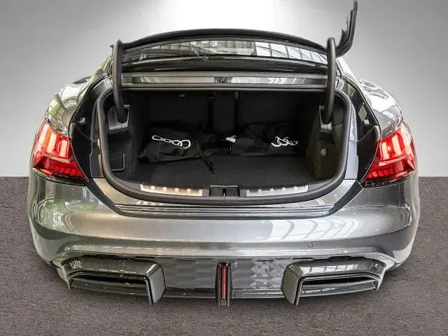 Neu Audi RS e-tron GT Performance 680 kW (925 PS) 2026 Grau Limousine