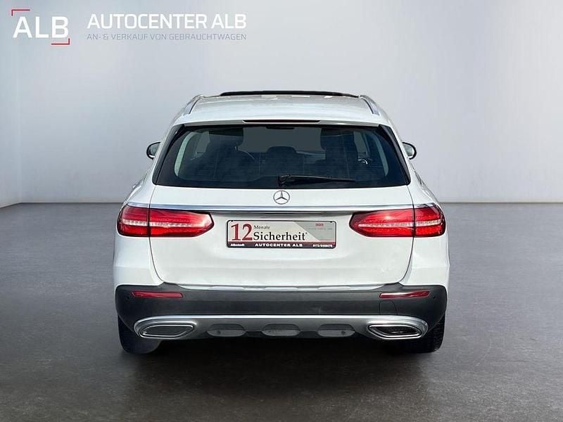 Gebraucht Mercedes E220 All-Terrain 194 PS (142 kW) 2018 Weiß Kombi