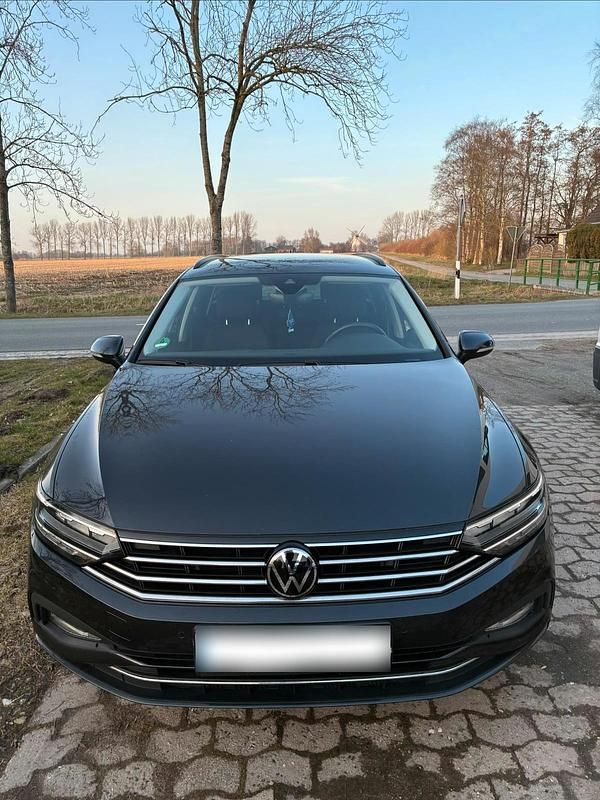 Gebraucht VW Passat 150 PS (110 kW) 2021 Grau Kombi
