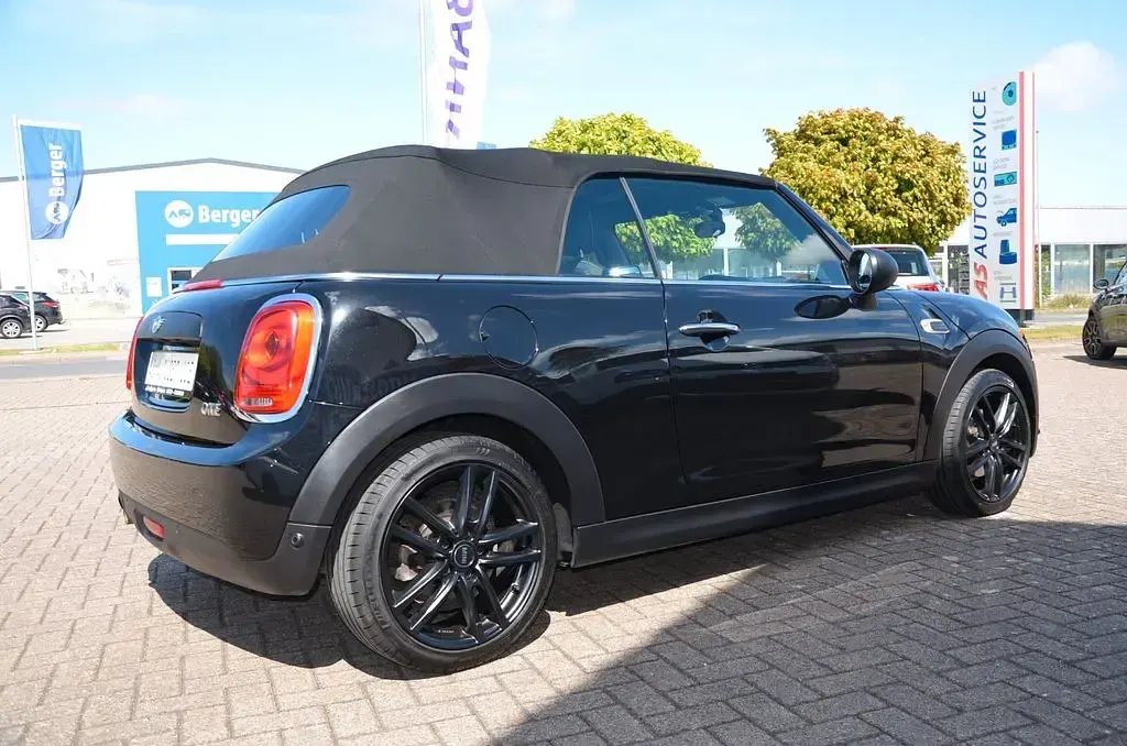 Käytetty Mini One Cabriolet 102 HP (75 kW) 2019 Musta Avoauto