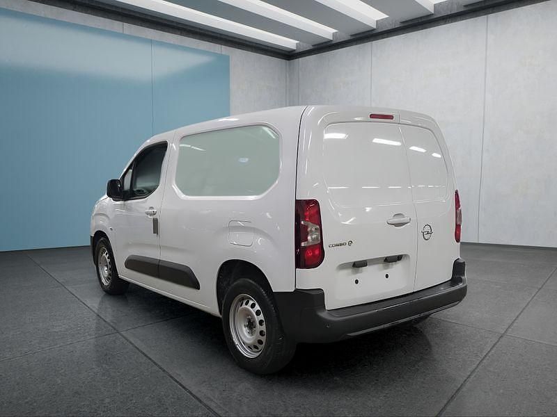 Gebraucht Opel Combo-e Life 100 kW (136 PS) 2024 Weiß Limousine
