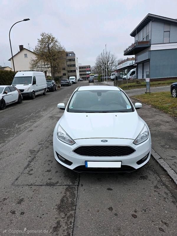 Weiß Gebraucht 2016 Ford Focus Business Edition Kleinwagen | 5.300 € (Fairer Preis) - Bild 1/4