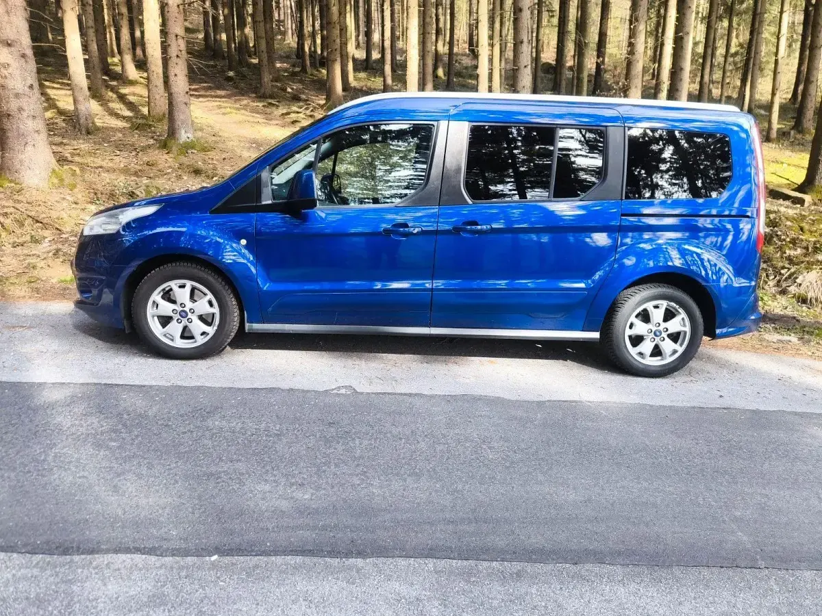 Gebraucht Ford Tourneo Titanium 120 PS (88 kW) 2017 Blau Van / Kleinbus