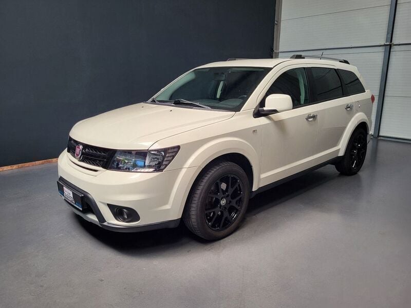 Weiß Gebraucht 2012 Fiat Freemont Lounge SUV | 12.950 € (Teuer) - Bild 1/4