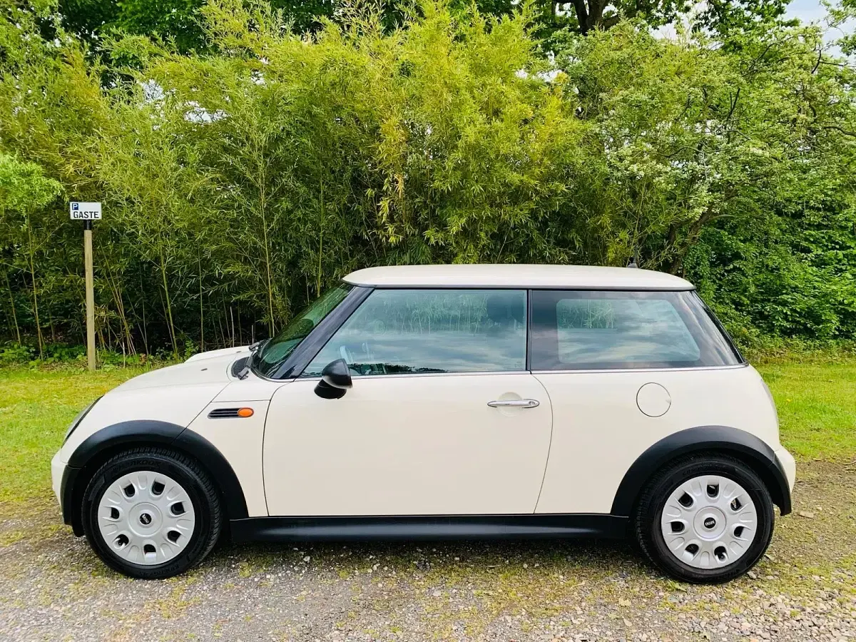 Gebraucht Mini Cooper 75 PS (55 kW) 2006 Weiß Kleinwagen