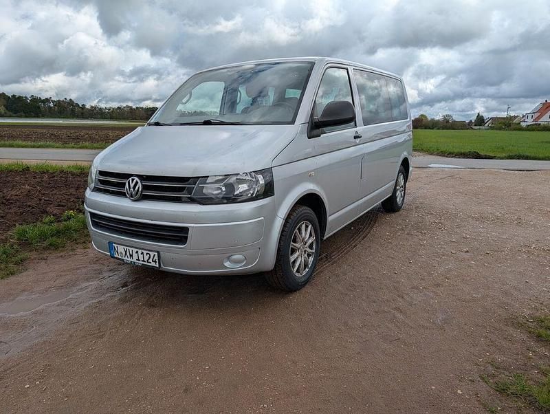 Second-hand VW T5 150 CP (110 kW) 2013 Argintiu Van