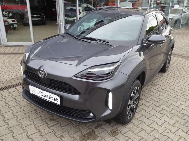 Marlingrau Gebraucht 2025 Toyota Yaris Cross SUV | 31.790 € (Teuer) - Bild 1/4