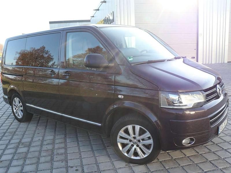 Gebraucht VW Multivan Highline 179 PS (131 kW) 2011 Violett Van