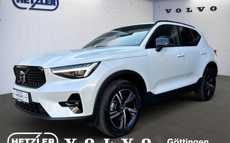 Weiß Gebraucht 2024 Volvo XC40 Plus SUV | 39.650 € (Fairer Preis) - Bild 1/4