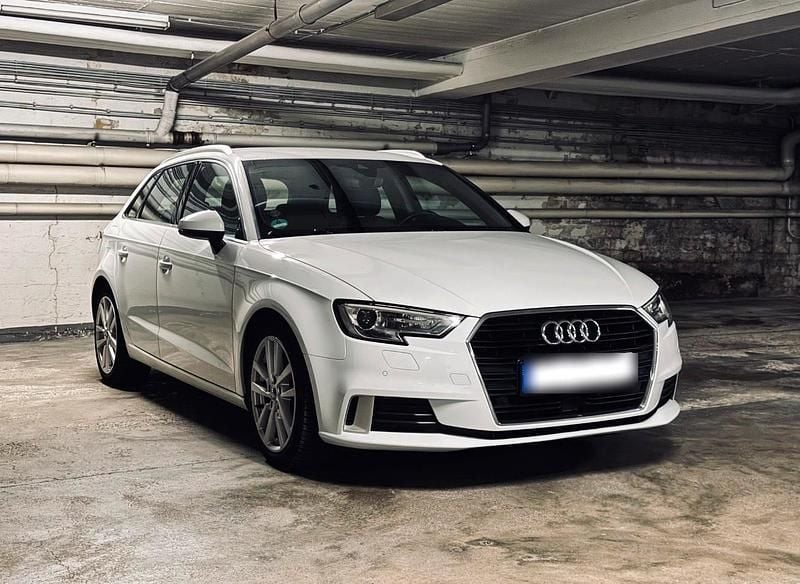 Gebraucht Audi A3 Sport 150 PS (110 kW) 2018 Weiß Limousine