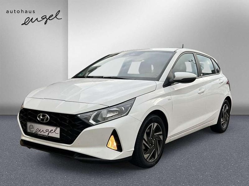 Weiß Gebraucht 2021 Hyundai i20 Select Kleinwagen | 15.980 € (Fairer Preis) - Bild 1/3