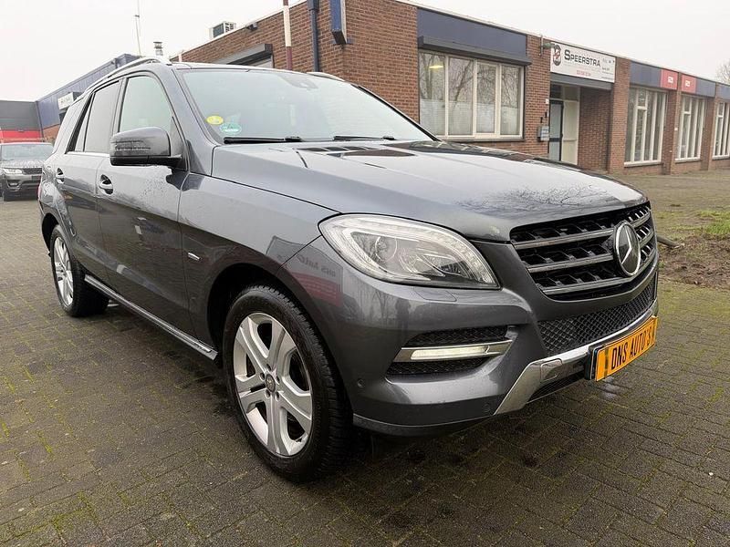 Gebraucht Mercedes ML350 258 PS (189 kW) 2012 Grau SUV