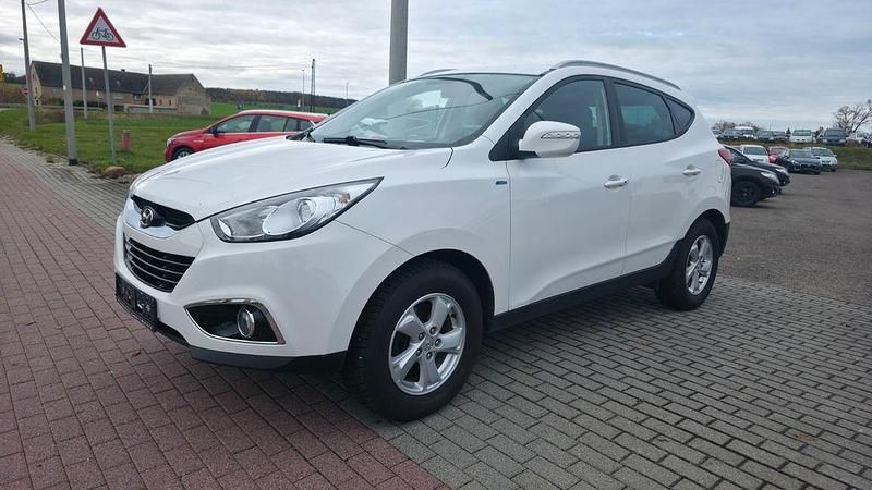 Weiß Gebraucht 2011 Hyundai ix35 Style SUV | 6.800 € (Guter Preis) - Bild 1/4