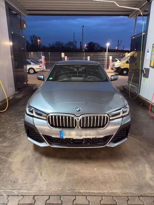 Grau Gebraucht 2020 BMW 530 M Sport Limousine | 43.500 € (Etwas zu teuer) - Bild 1/4