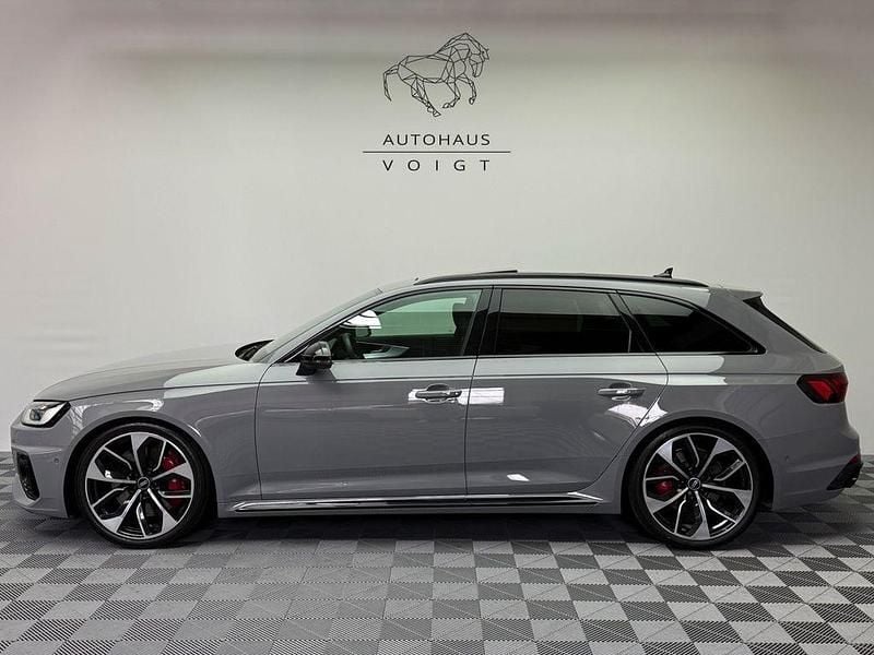 Grau Gebraucht 2021 Audi RS4 Sport Limousine | 59.000 € (Guter Preis) - Bild 1/4