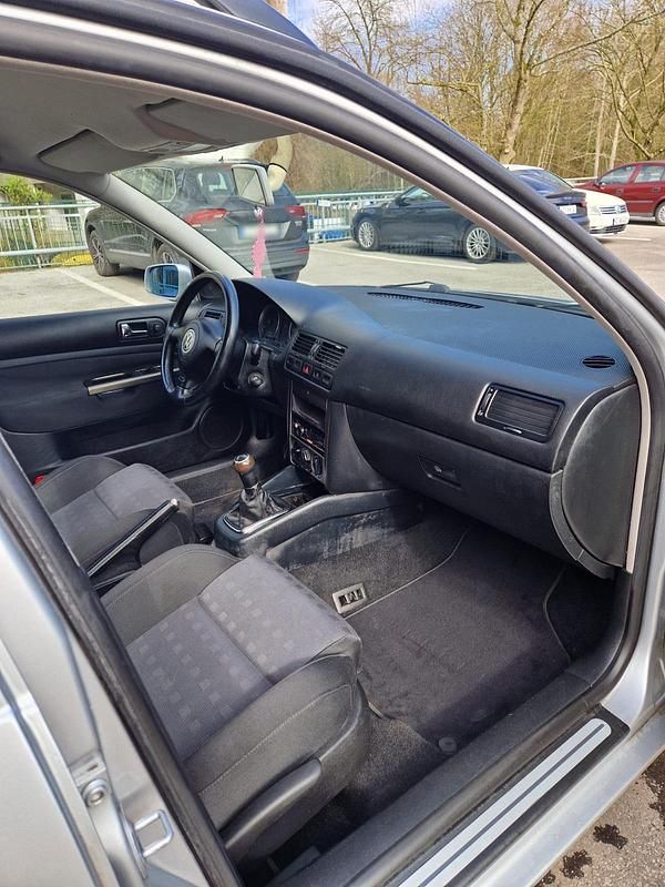 Gebraucht VW Bora 105 PS (77 kW) 2001 Silber Kombi