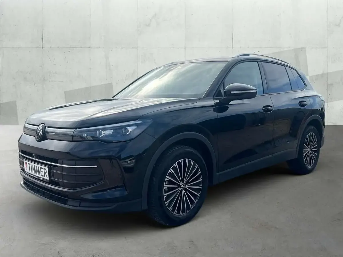 Gebraucht VW Tiguan Goal 131 PS (96 kW) 2025 Grenadillschwarz metallic SUV