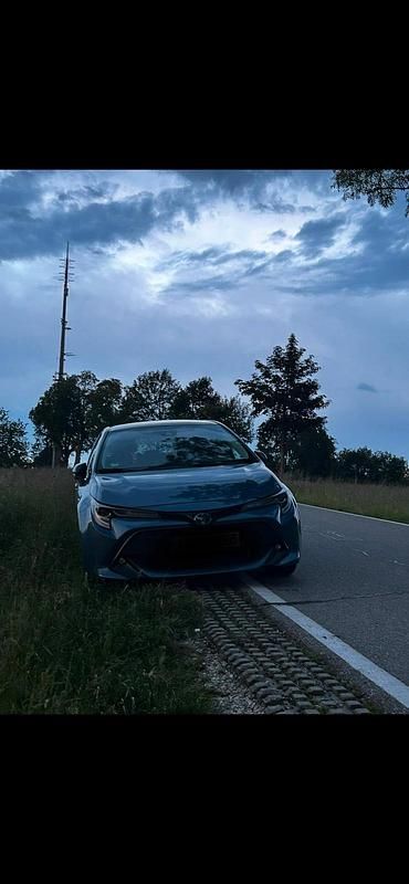 Gebraucht Toyota Corolla Team 122 PS (89 kW) 2020 Blau Kleinwagen