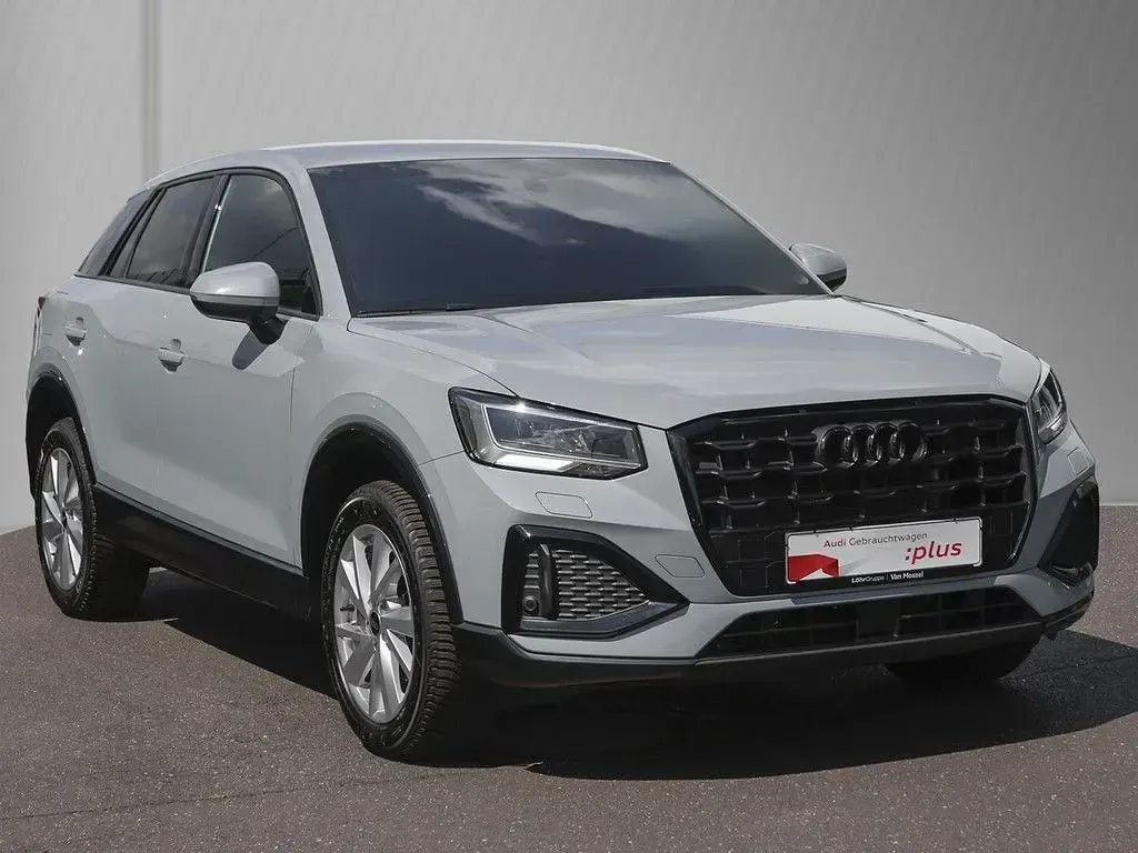 Gebraucht Audi Q2 Ambiente 150 PS (110 kW) 2022 Pfeilgrau perleffekt SUV