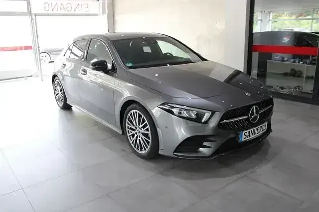 Gebraucht Mercedes A200 Sport 163 PS (119 kW) 2022 Mountauingrau Limousine