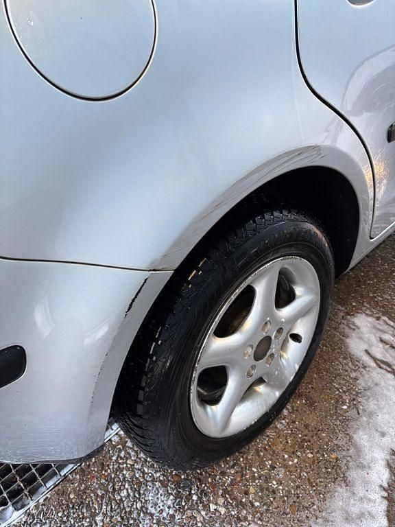 Gebraucht VW Polo Basis 75 PS (55 kW) 2005 Silber Kleinwagen