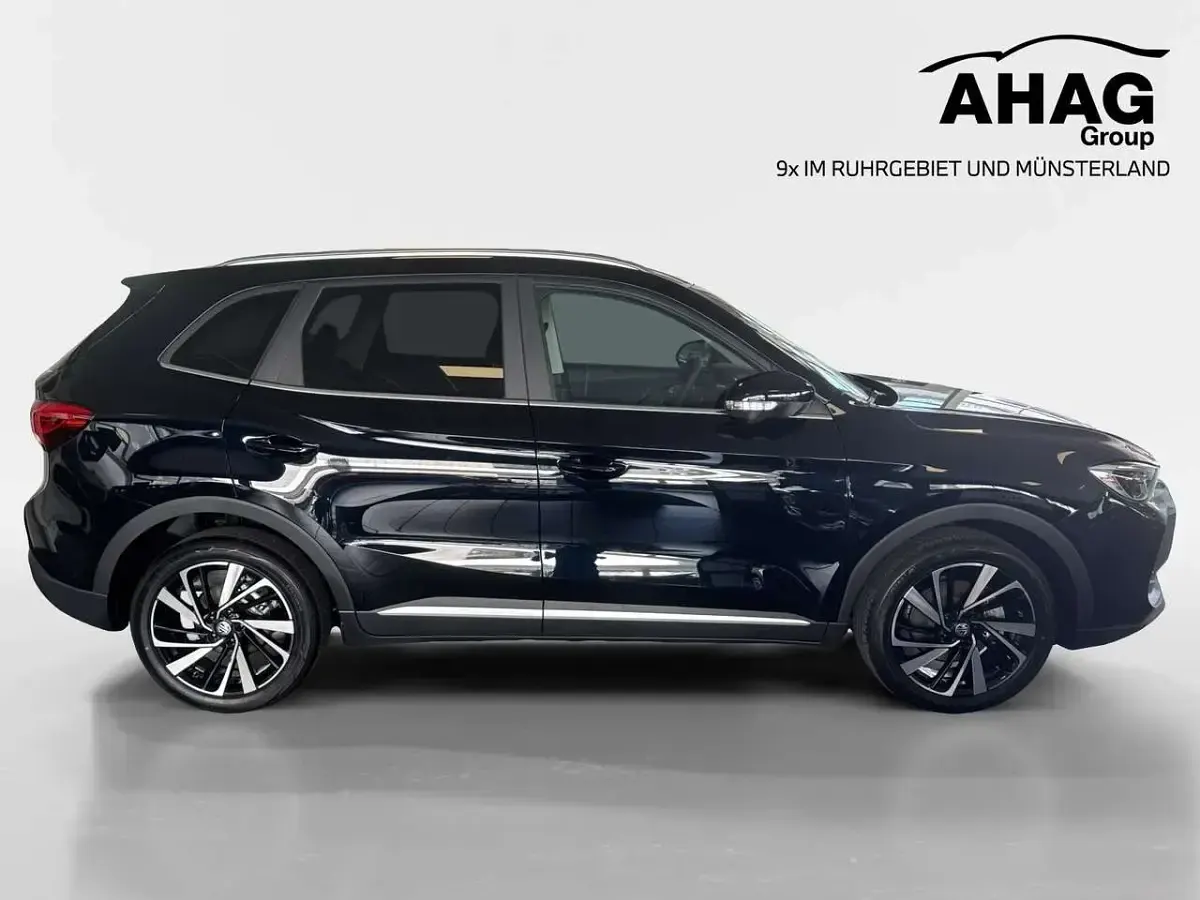 Neu MG ZS Luxury 197 PS (144 kW) 2026 Schwarz SUV