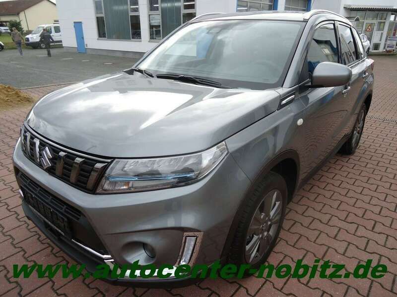 Grau Gebraucht 2021 Suzuki Vitara Comfort SUV | 22.999 € - Bild 1/4