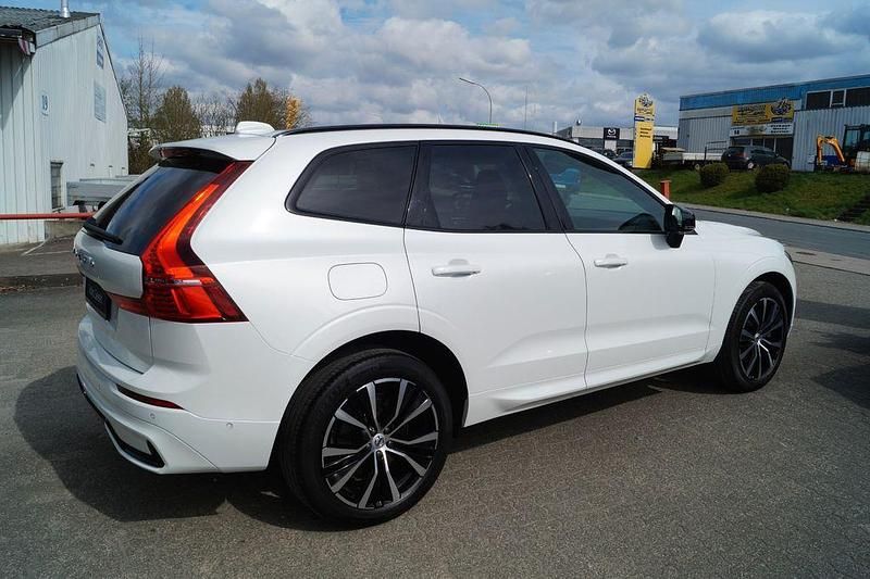 Gebraucht Volvo XC60 Plus 197 PS (144 kW) 2022 Weiß SUV