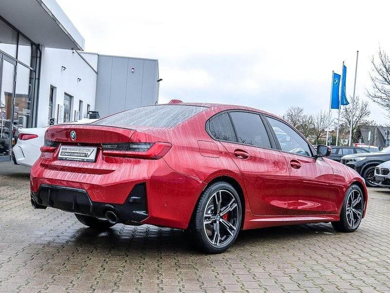 Gebraucht BMW 330 Performance 286 PS (210 kW) 2025 Fire red Limousine
