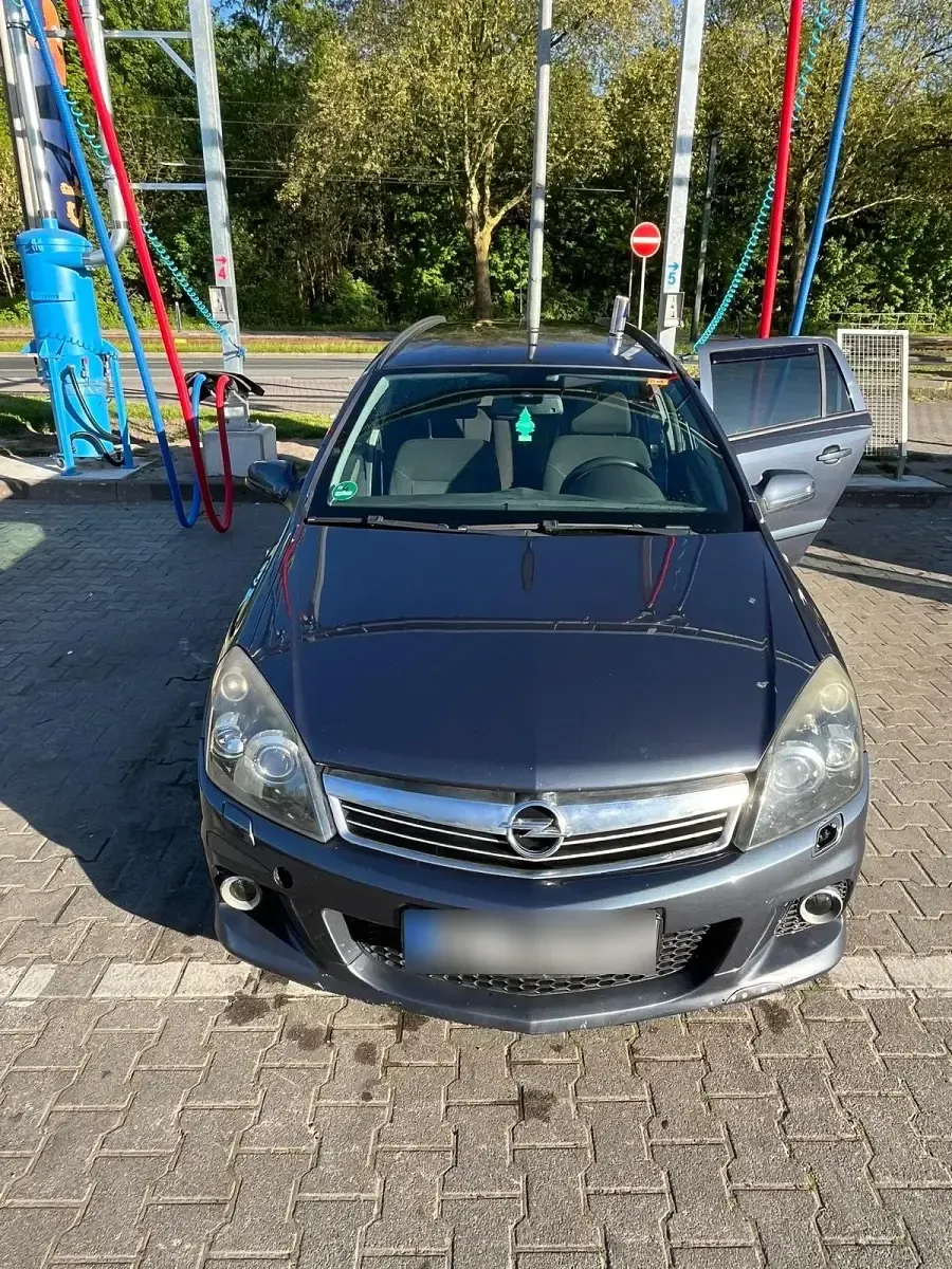 Usata Opel Astra 120 CV (88 kW) 2008 Andere farben Station wagon
