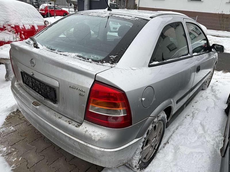 Gebraucht Opel Astra Comfort 125 PS (91 kW) 2002 Silber Limousine