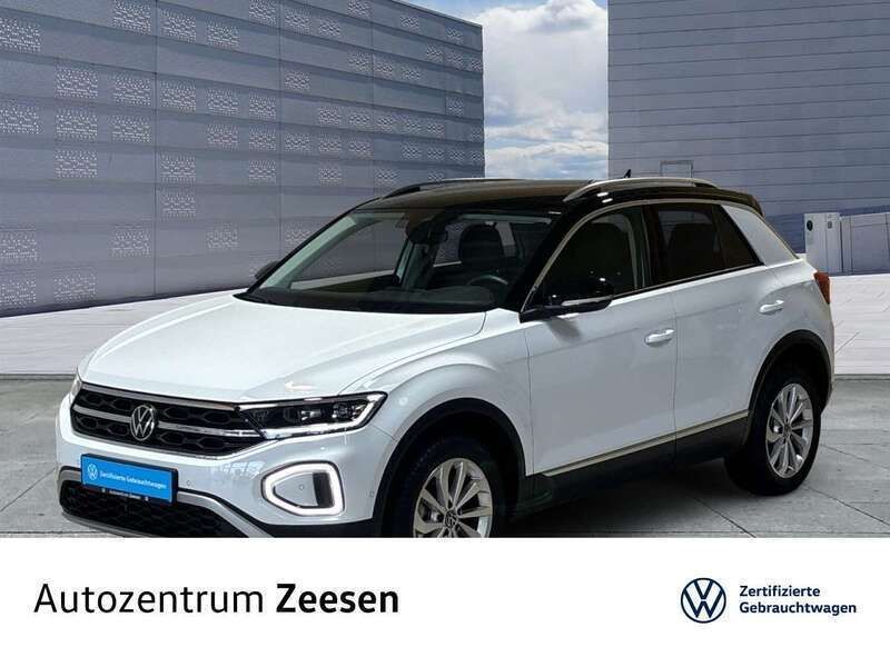 Pure white schwarz Gebraucht 2023 VW T-Roc Style SUV | 25.800 € (Fairer Preis) - Bild 1/4