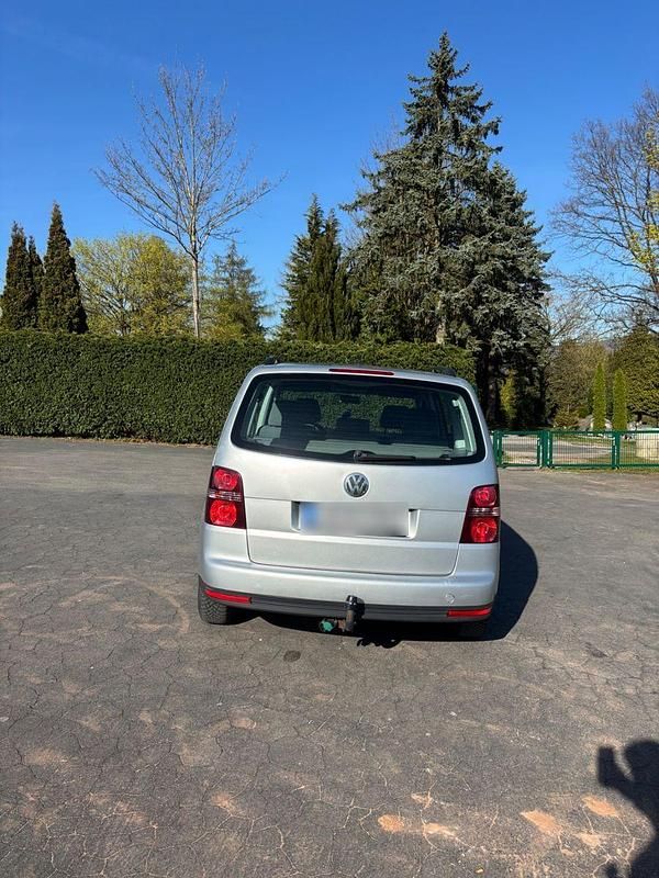 Gebraucht VW Touran 102 PS (75 kW) 2009 Silber Van / Kleinbus