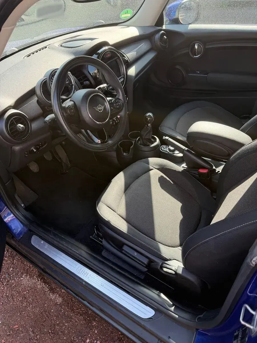 Gebraucht Mini Cooper 136 PS (100 kW) 2019 Blau Kleinwagen