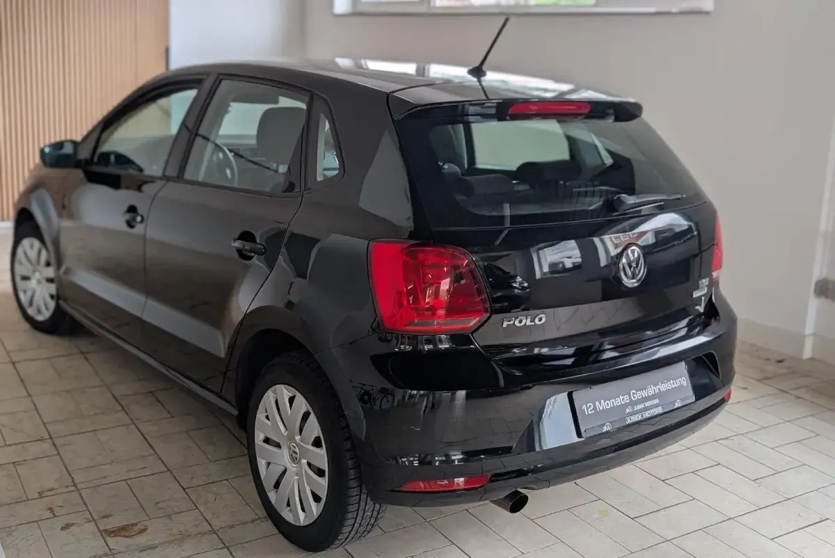 Gebraucht VW Polo Comfortline 90 PS (66 kW) 2014 Schwarz Kleinwagen