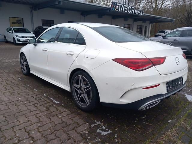 Polarweiß polarweiß Gebraucht 2021 Mercedes CLA180 AMG line Limousine | 28.059 € (Etwas zu teuer) - Bild 1/4