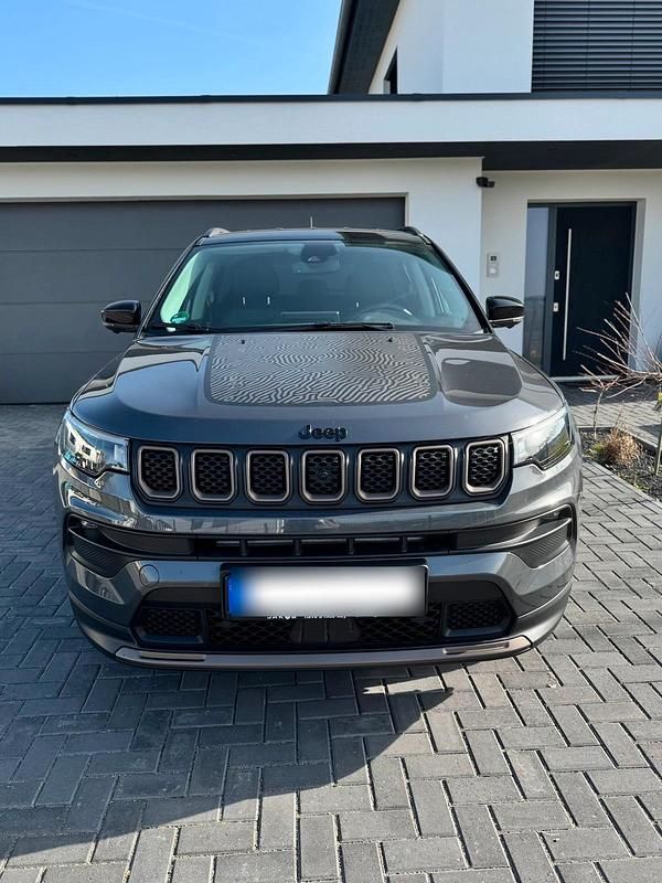 Gebraucht Jeep Compass 241 PS (177 kW) 2022 Grau SUV