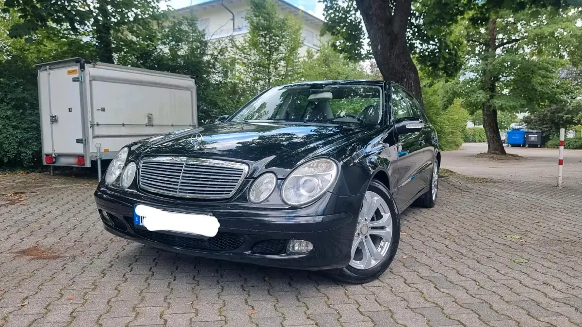 Gebraucht Mercedes E200 122 PS (89 kW) 2006 Schwarz Limousine