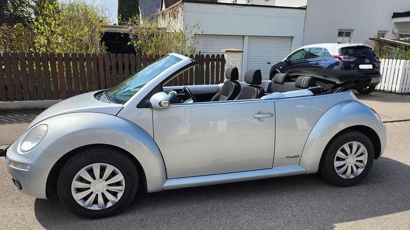 Gebraucht VW New Beetle Freestyle 102 PS (75 kW) 2010 Grau Kleinwagen