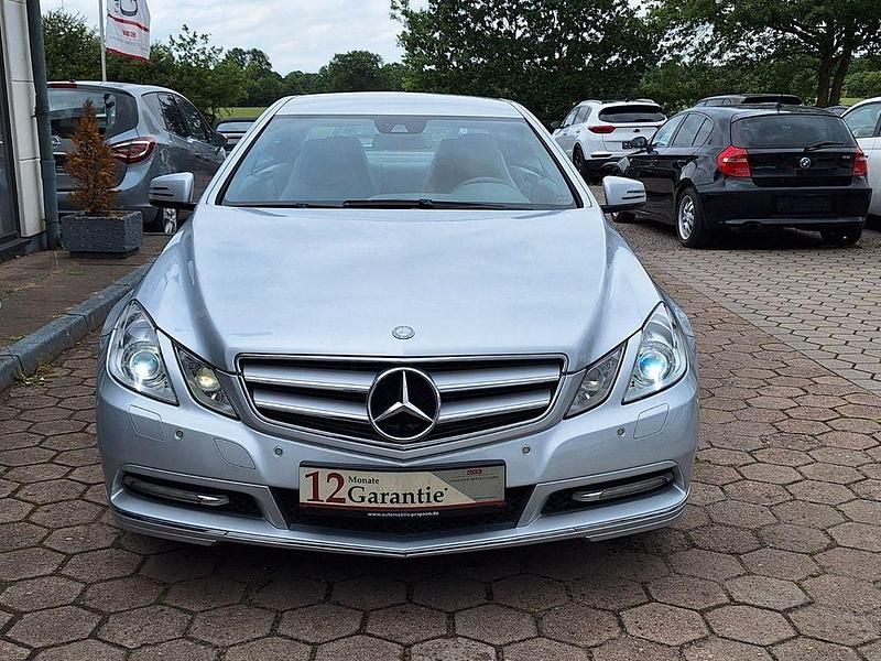 Gebraucht Mercedes E350 292 PS (214 kW) 2011 Silber Coupé