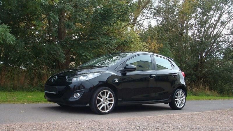 Schwarz Gebraucht 2012 Mazda 2 Sports-Line Kleinwagen | 3.290 € (Guter Preis) - Bild 1/4